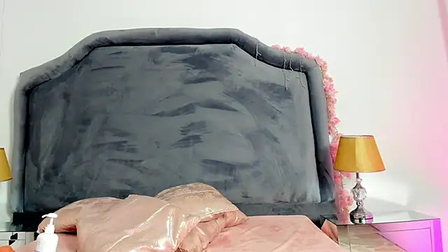 Snapshot of AriaGreenn chatting on September 26, 1:20 pm AriaGreenn online show from September 26, 1:20 pm