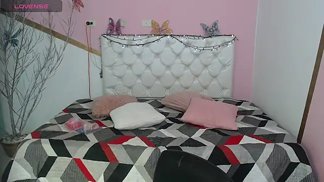 Snapshot of sofi_san chatting on September 17, 1:53 pm sofi san online show from September 17, 1:53 pm