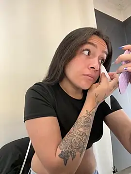 Snapshot of Alyha_Cortes chatting on October 27, 1:17 pm Alyha Cortes online show from October 27, 1:17 pm