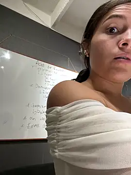 Snapshot of Alyha_Cortes chatting on September 23, 1:31 pm Alyha Cortes online show from September 23, 1:31 pm