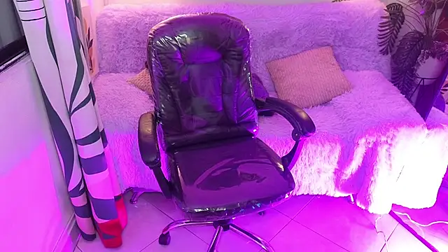 Snapshot of kathie_lozada chatting on September 18, 3:49 am kathie lozada online show from September 18, 3:49 am