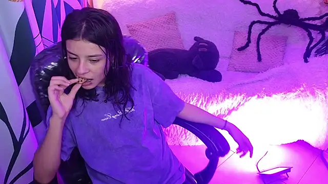 Snapshot of kathie_lozada chatting on October 2, 5:34 am kathie lozada online show from October 2, 5:34 am