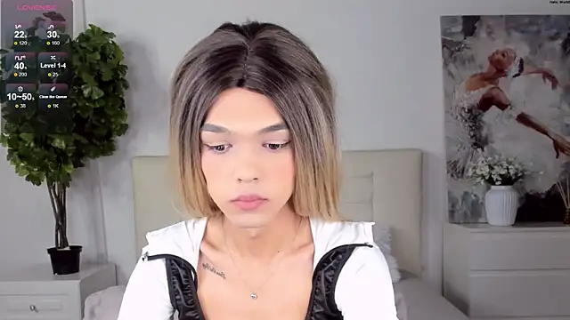 MadonnaRossi online show from April 10, 10:05 pm