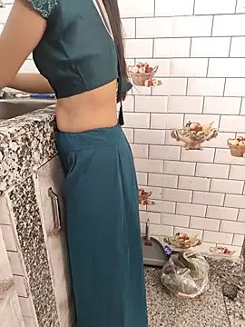 Snapshot of Shalu_G chatting on September 21, 9:19 am Shalu G online show from September 21, 9:19 am