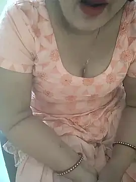 Snapshot of Diya-Sharmaa chatting on October 28, 6:30 am Diya-Sharmaa online show from October 28, 6:30 am