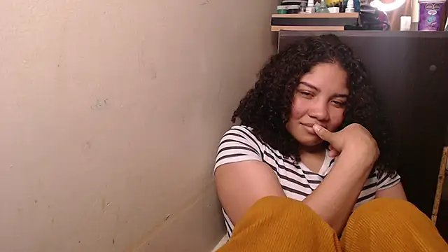 Snapshot of madelene chatting on September 10, 1:05 am madelene online show from September 10, 1:05 am