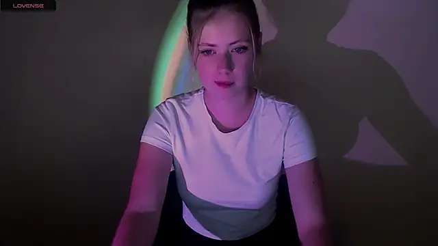 Snapshot of AliceHotty_ chatting on September 26, 6:44 am AliceHotty  online show from September 26, 6:44 am