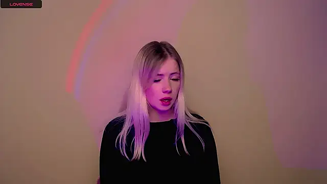 Snapshot of AliceHotty_ chatting on October 1, 11:15 am AliceHotty  online show from October 1, 11:15 am