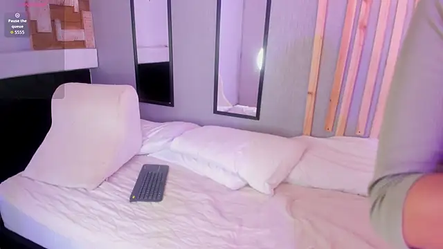 Aleexiiaa online show from September 26, 1:09 pm