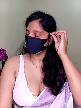 Rose-luckey online show from May 4, 10:24 pm