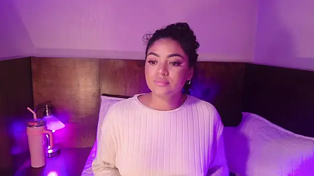 Snapshot of Carly_Monroe_ chatting on October 16, 11:29 pm Carly Monroe online show from October 16, 11:29 pm