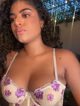 Snapshot of Carly_Monroe_ chatting on October 21, 10:47 pm Carly Monroe online show from October 21, 10:47 pm