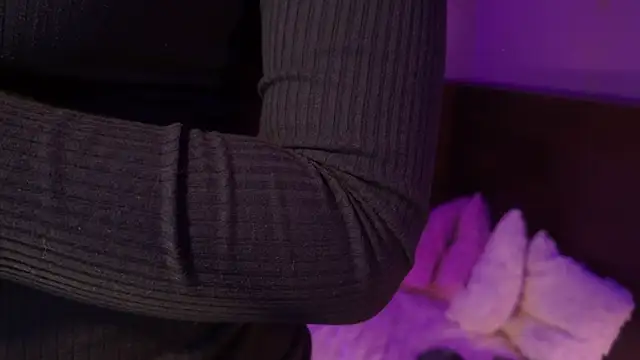 Snapshot of Carly_Monroe_ chatting on October 9, 11:20 pm Carly Monroe online show from October 9, 11:20 pm