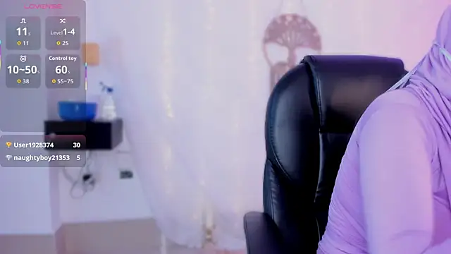 Snapshot of salma_isawwii chatting on September 26, 2:15 pm salma isawwii online show from September 26, 2:15 pm