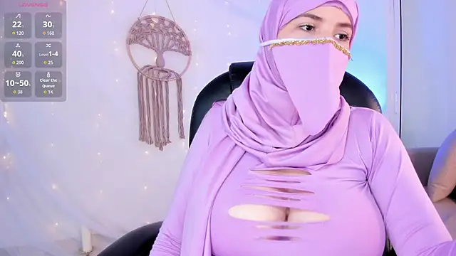 Snapshot of salma_isawwii chatting on October 25, 2:14 pm salma isawwii online show from October 25, 2:14 pm