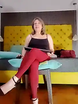 Snapshot of LADY-IN-BLACK chatting on October 8, 4:22 pm LADY-IN-BLACK online show from October 8, 4:22 pm