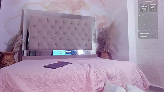 Snapshot of Luna_Tylor chatting on September 28, 3:46 am Luna Tylor online show from September 28, 3:46 am