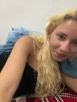 Bruna551 online show from April 18, 9:12 am