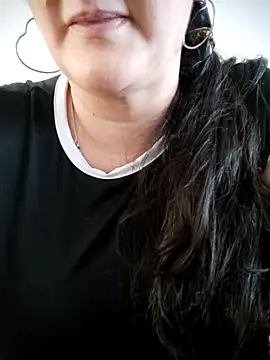 Aisha manzur online show from November 28, 7:39 pm