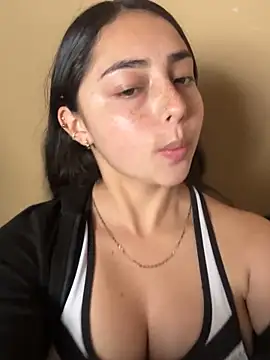 Snapshot of Dulce_1408 chatting on October 17, 7:17 pm Dulce 1408 online show from October 17, 7:17 pm