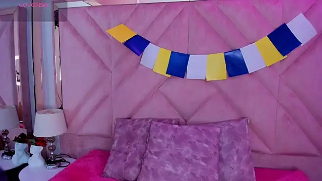 SofiJones  online show from October 1, 8:47 pm