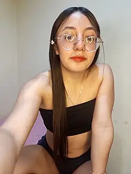 StefaniaFoxx  online show from April 5, 6:45 am