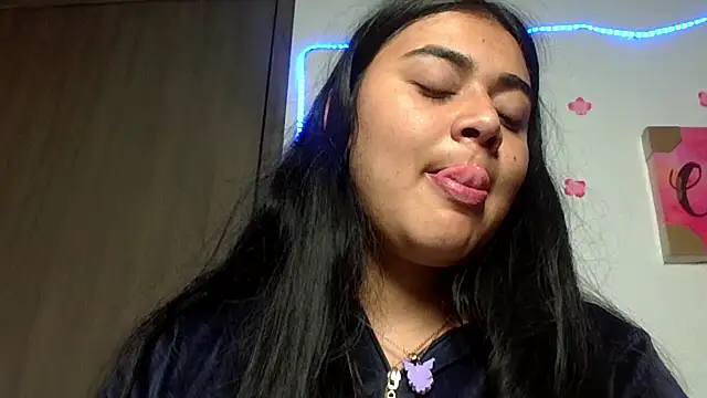 Snapshot of sophiadaza666 chatting on October 2, 1:27 pm sophiadaza666 online show from October 2, 1:27 pm