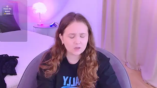 Snapshot of VelvetVixenCute chatting on October 19, 6:26 am VelvetVixenCute online show from October 19, 6:26 am