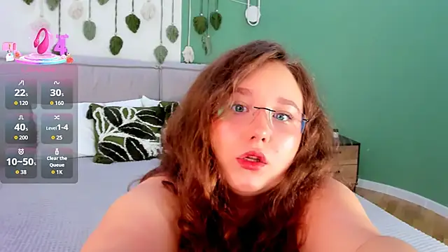 VelvetVixenCute online show from September 18, 5:28 am