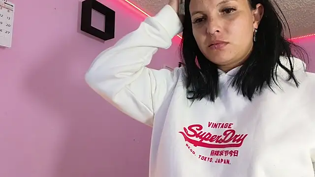 MiSofialeal online show from October 6, 8:13 pm