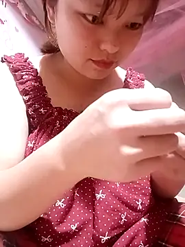 Snapshot of XoiXoi232 chatting on October 21, 11:03 am XoiXoi232 online show from October 21, 11:03 am