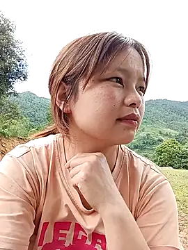 Snapshot of XoiXoi232 chatting on September 24, 3:27 am XoiXoi232 online show from September 24, 3:27 am