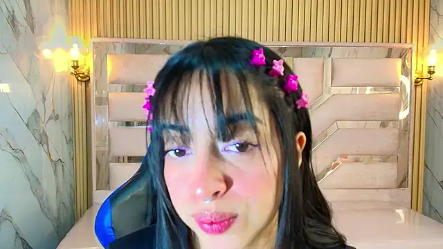 Snapshot of zoe_r_ chatting on October 22, 3:22 am zoe r online show from October 22, 3:22 am