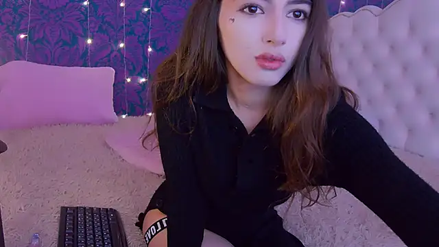 CherrRoses online show from November 1, 4:33 pm