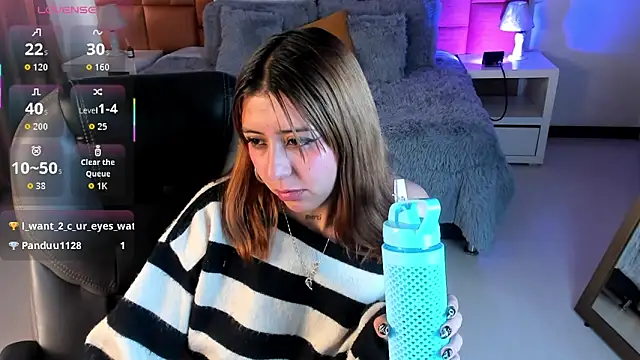 Snapshot of Catti_Brie chatting on October 9, 12:53 pm Catti Brie online show from October 9, 12:53 pm