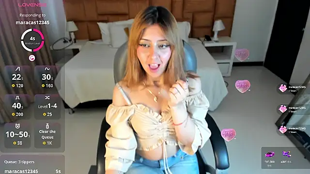 Snapshot of Catti_Brie chatting on October 3, 12:21 pm Catti Brie online show from October 3, 12:21 pm