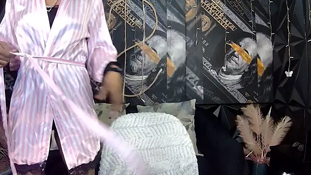 Snapshot of Lilmisbaddyxxx chatting on October 27, 8:14 pm Lilmisbaddyxxx online show from October 27, 8:14 pm