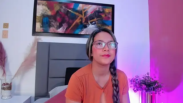 EllieFontanes online show from September 10, 6:30 pm