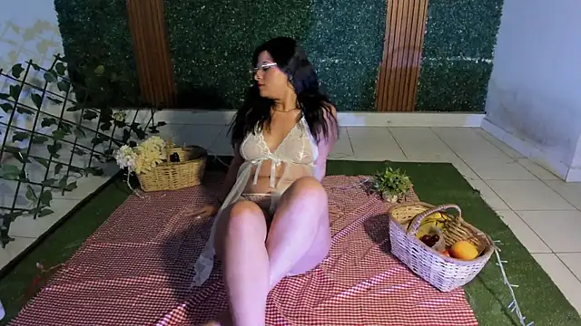 lanarios online show from October 8, 5:56 am