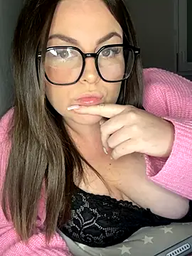 whitequeen xxx online show from October 6, 8:24 pm