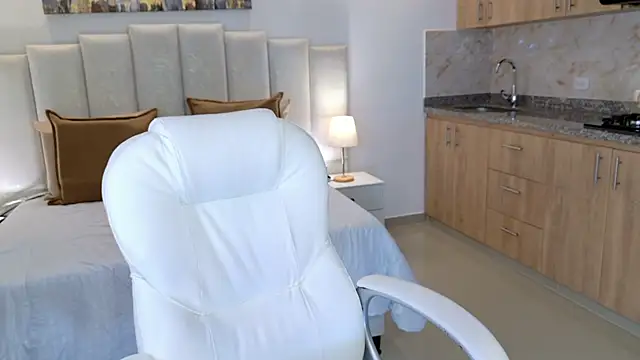 Saskia litt online show from March 16, 4:15 am