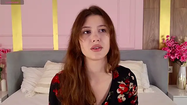 Snapshot of MilaLavson chatting on October 16, 5:10 am MilaLavson online show from October 16, 5:10 am