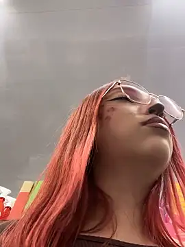 Snapshot of Paulina-Wells chatting on October 15, 10:01 pm Paulina-Wells online show from October 15, 10:01 pm