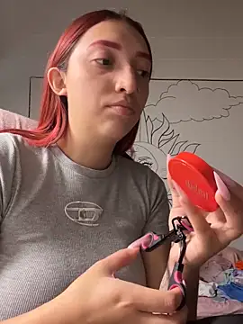 Snapshot of Paulina-Wells chatting on October 14, 10:01 pm Paulina-Wells online show from October 14, 10:01 pm