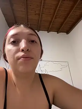 Snapshot of Paulina-Wells chatting on October 28, 11:09 pm Paulina-Wells online show from October 28, 11:09 pm