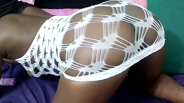 Snapshot of Wild_RoseXX chatting on October 14, 8:44 pm Wild RoseXX online show from October 14, 8:44 pm