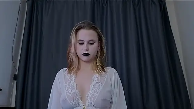 Snapshot of MeowMystaa chatting on September 21, 8:18 pm MeowMystaa online show from September 21, 8:18 pm