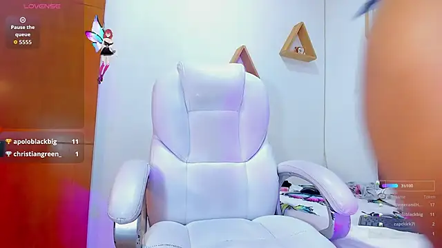 Snapshot of miiarod chatting on October 21, 8:35 pm miiarod online show from October 21, 8:35 pm