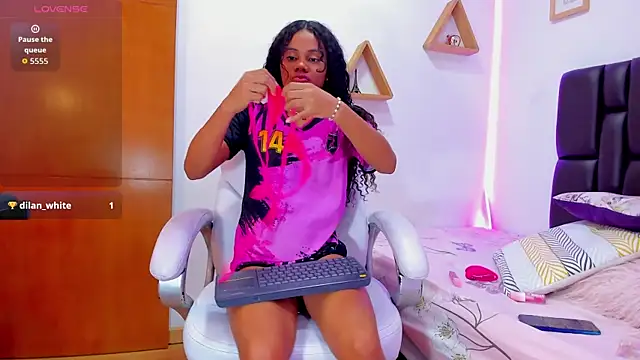 Snapshot of miiarod chatting on October 1, 9:31 pm miiarod online show from October 1, 9:31 pm