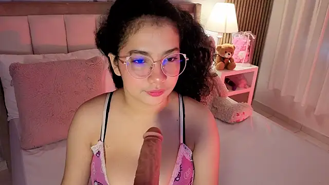 Snapshot of LunaRosse_ chatting on October 27, 12:12 pm LunaRosse online show from October 27, 12:12 pm